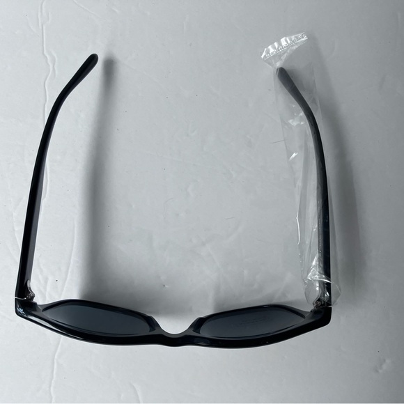 Burberry Sunglasses New with Case - Picture 15 of 16